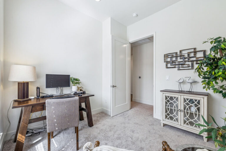 042-1078-foster-square-lane-401.78308.p2k.042